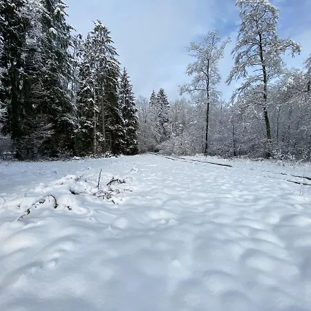 Дом отдыха Attractive Holiday In With Jacuzzi Near Lake *